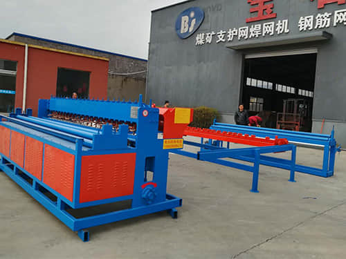 Automatic net rolling machine